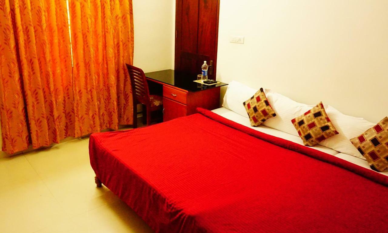 Thayamkery'S Royal Inn Kochi Екстер'єр фото