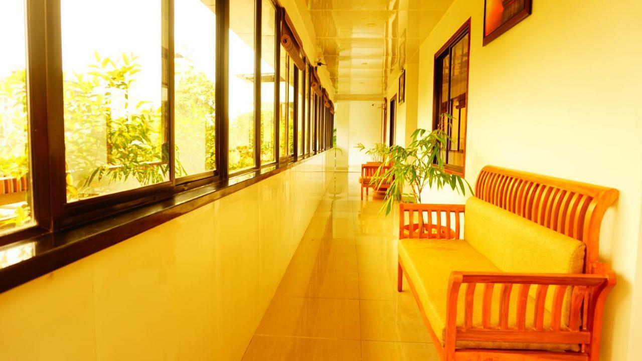 Thayamkery'S Royal Inn Kochi Екстер'єр фото