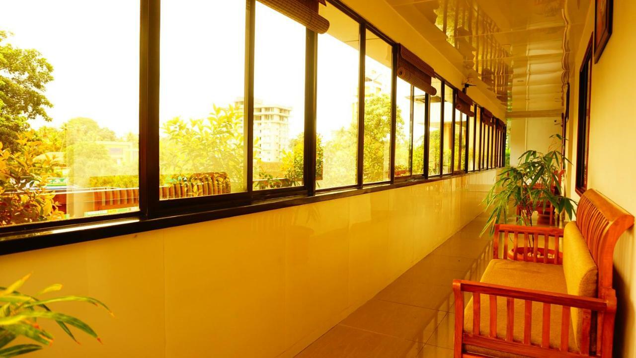 Thayamkery'S Royal Inn Kochi Екстер'єр фото