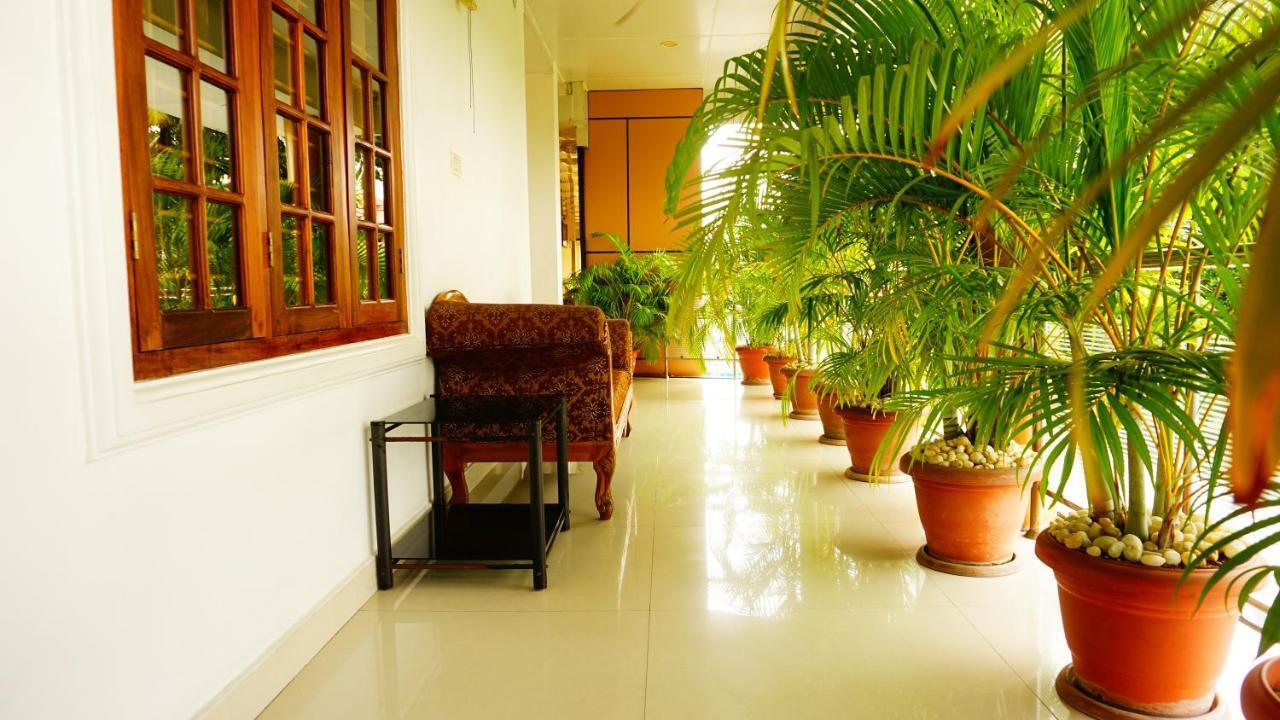 Thayamkery'S Royal Inn Kochi Екстер'єр фото